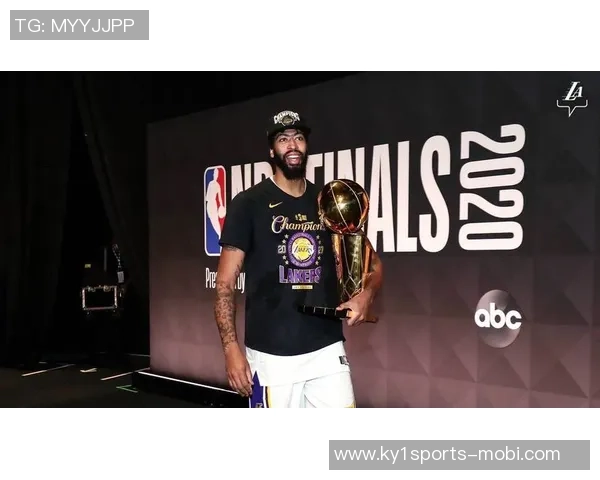 克里斯蒂谈浓眉受伤影响强调球队需保持积极心态迎接挑战